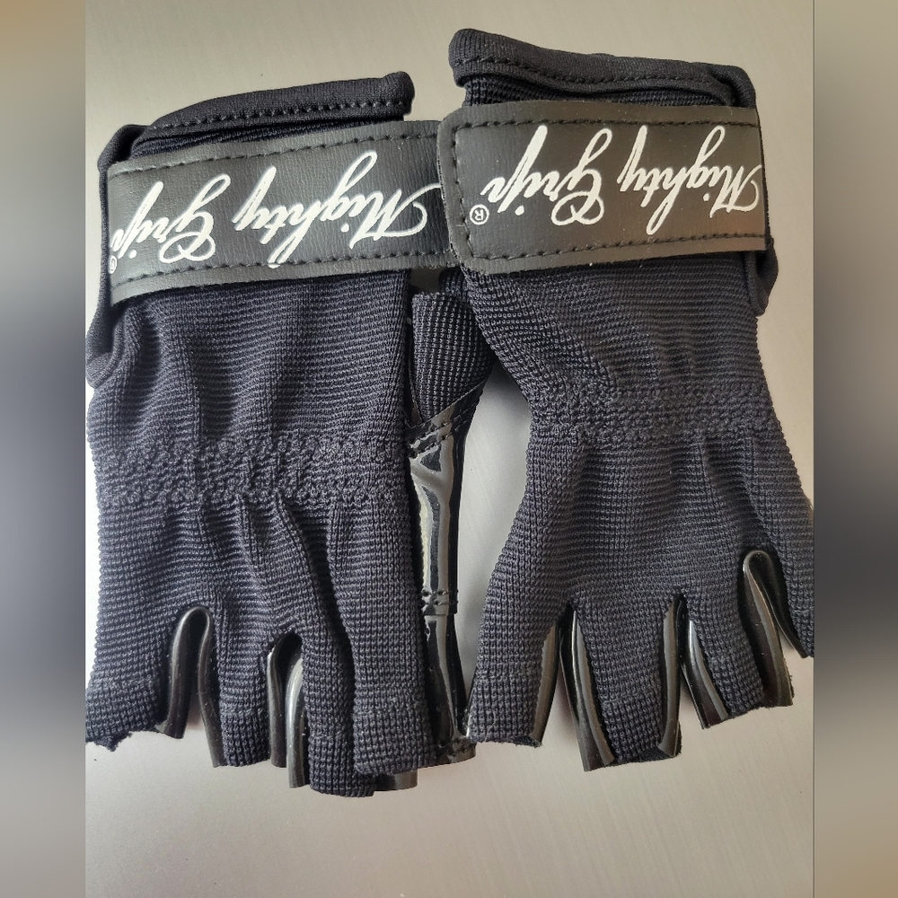 Mighty Grip Pole Dancing Gloves with Tack Strips Poles grip size XS-S